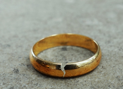 Broken gold wedding band