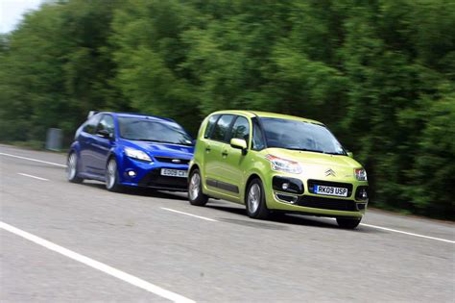 Photo of vehicle tailgating