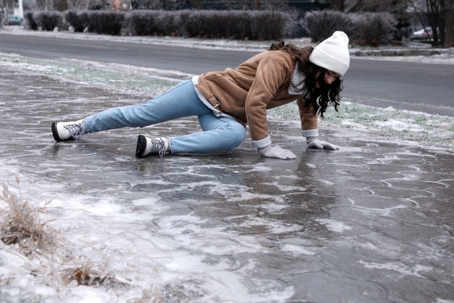 woman slipped and fell on icy ground