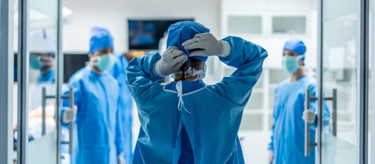 surgeon preparing for surgery